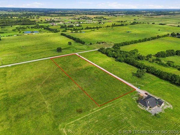 19722 S Elwood Avenue , Mounds, OK 74047