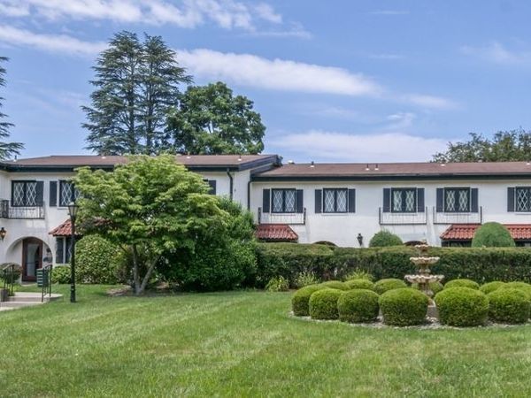 2 Dorado Dr, Morristown, NJ 07960