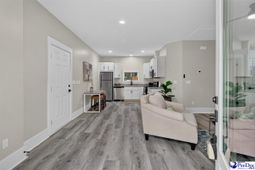 730 Anderson photo 4