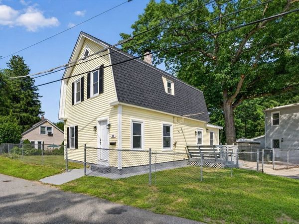 55 Grant St, Dracut, MA 01826