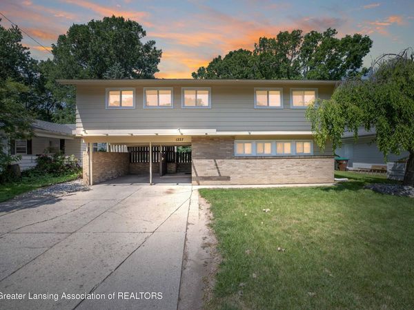 1227 Kimberly Drive, Lansing, MI 48912