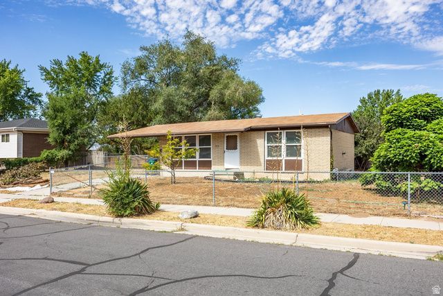 9810 S Darin Dr, Sandy, UT 84070 Main Photo