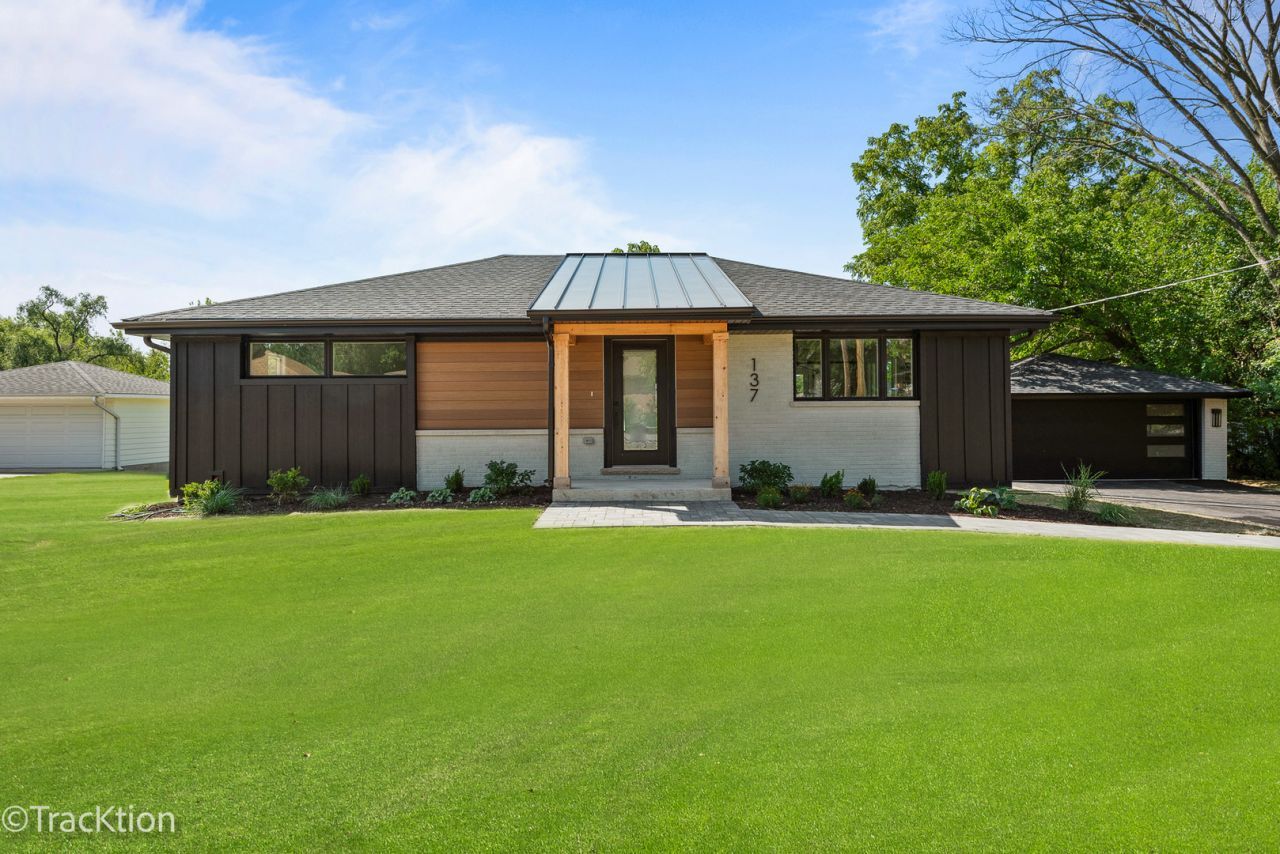 137 W Chicago Avenue , Downers Grove, IL 60515
