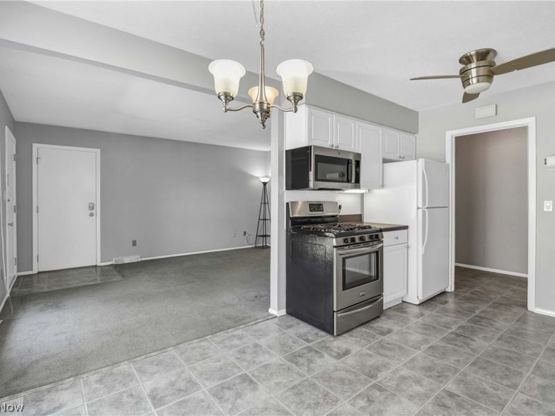 20466 Williamsburg Court, Unit 208B, Middleburg Heights, OH 44130 Photo 12