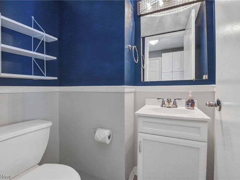 20466 Williamsburg Court, Unit 208B, Middleburg Heights, OH 44130 Photo 13