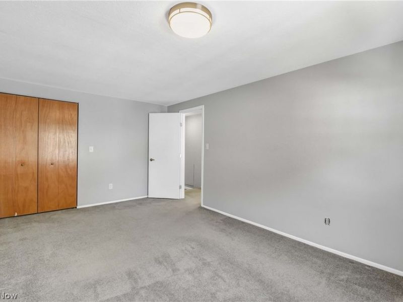 20466 Williamsburg Court, Unit 208B, Middleburg Heights, OH 44130 Photo 17