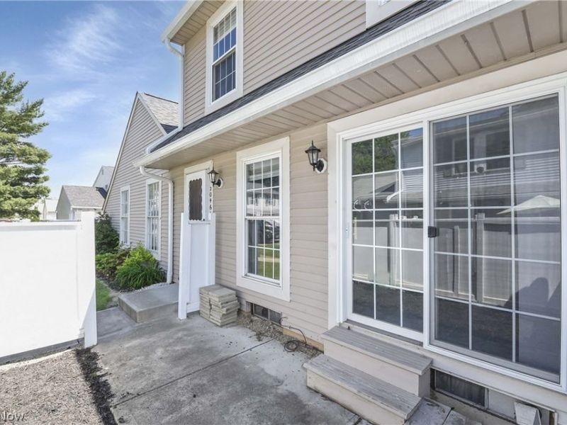 20466 Williamsburg Court, Unit 208B, Middleburg Heights, OH 44130 Photo 5