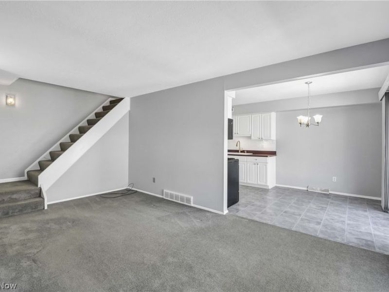 20466 Williamsburg Court, Unit 208B, Middleburg Heights, OH 44130 Photo 7