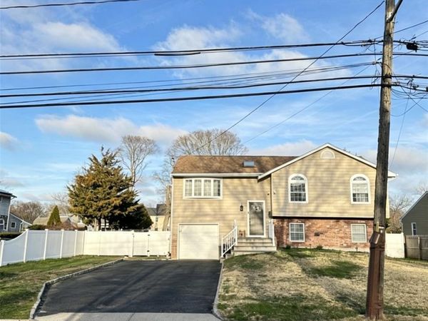 249 Bayport Avenue , Bayport, NY 11705