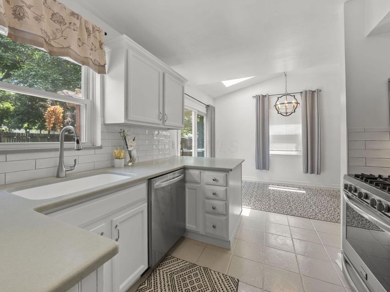 1940 Riverside Drive, Upper Arlington, OH 43221 Photo 10