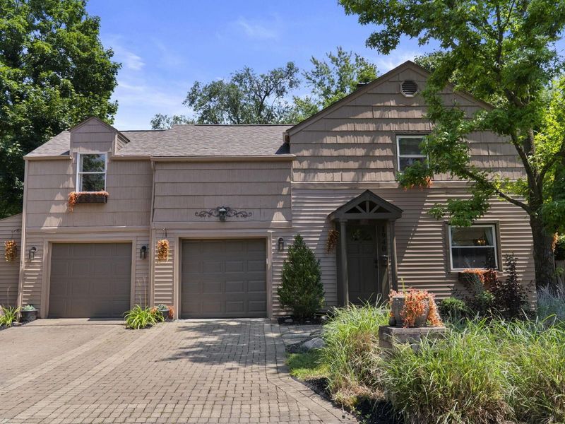 1940 Riverside Drive, Upper Arlington, OH 43221 Photo 2