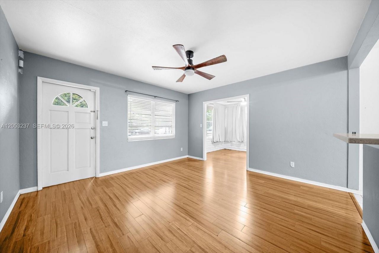 4946 2nd Ave N St Petersburg, Saint Petersburg, FL 33710 Photo