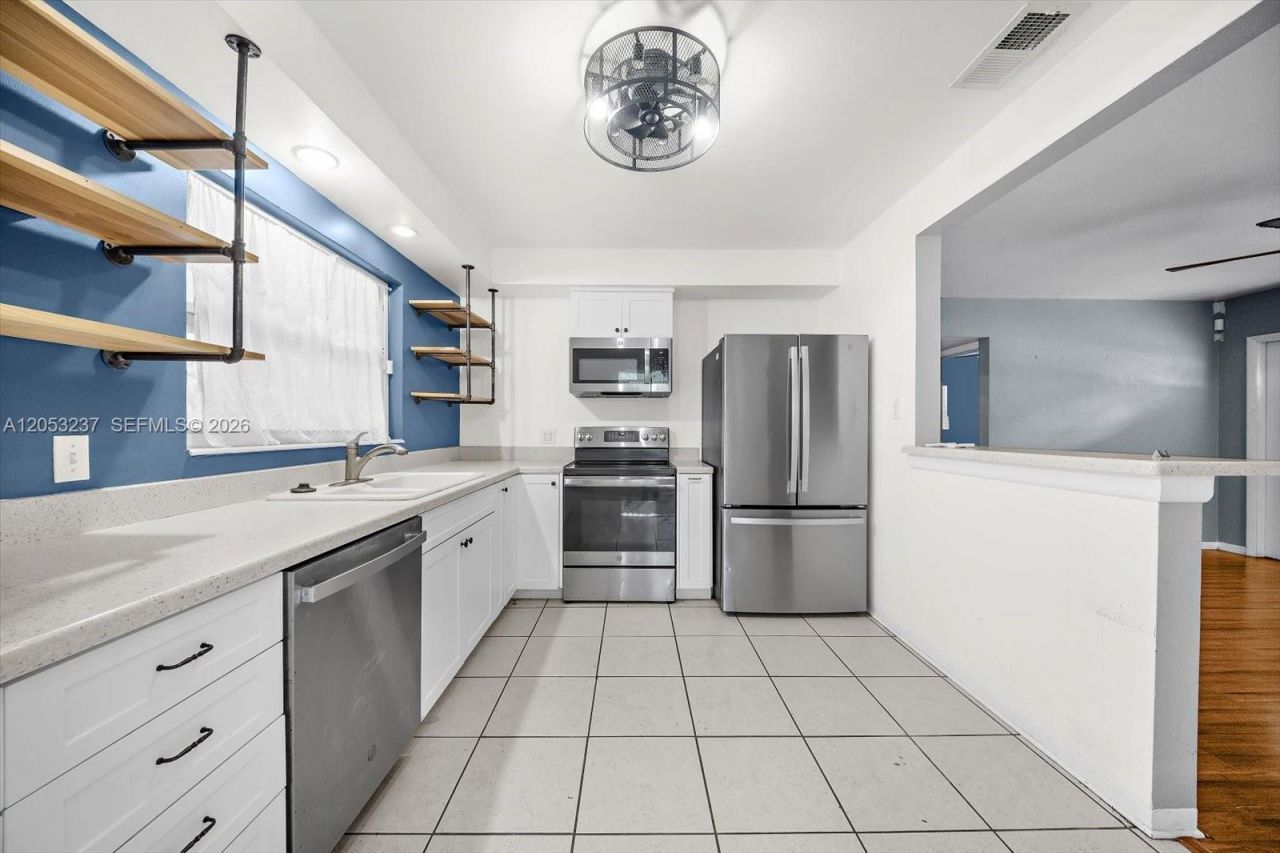 4946 2nd Ave N St Petersburg, Saint Petersburg, FL 33710 Photo