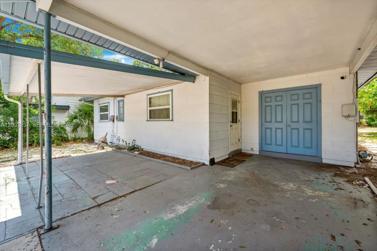 4946 2nd Ave N St Petersburg, Saint Petersburg, FL 33710 Photo
