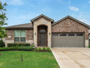 517 Frenchpark Drive, Fort Worth, TX 76052