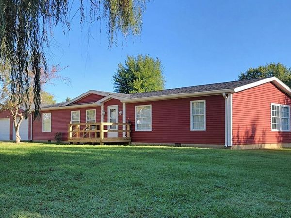 8261 E Monroe Street, Dugger, IN 47848