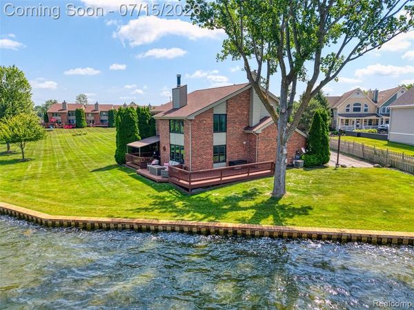 2226 Bowles Street, Fenton Twp, MI 48430