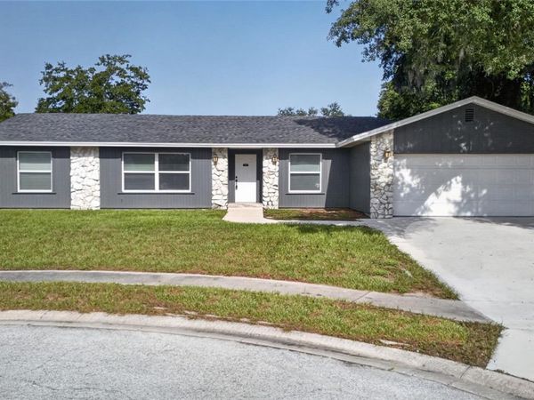 811 W HARBOUR COURT , OCOEE, FL 34761
