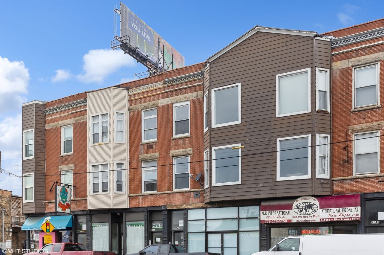 2342 W Fullerton Avenue, Unit 2, Chicago, IL 60647 Main Photo