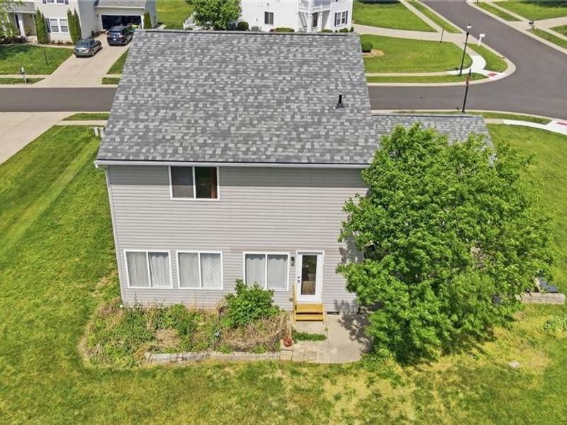 70 E Long Meadow Drive, Springboro, OH 45066 Photo 4