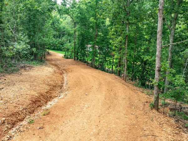 348 Columbia Ave , Hohenwald, TN 38462