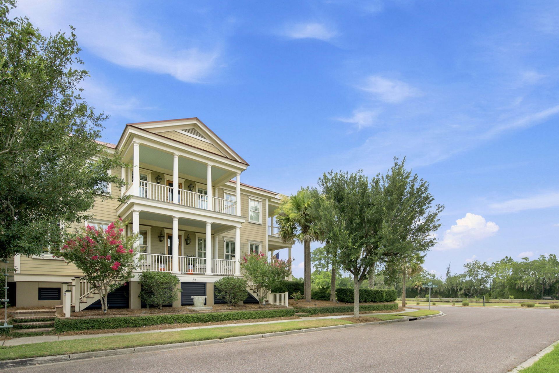 212 Beauford Pointe Photo 8