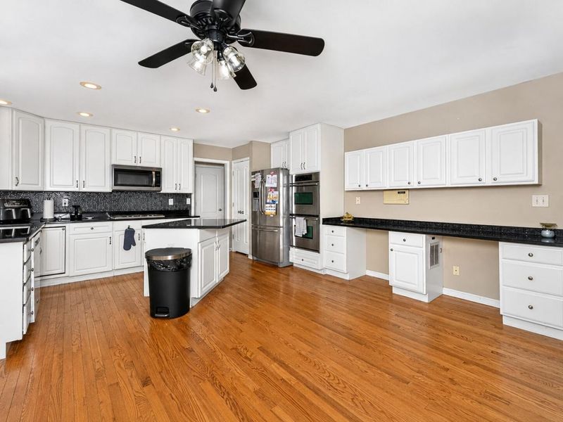 1082 Bold Forbes Court, Union, KY 41091 Photo 9