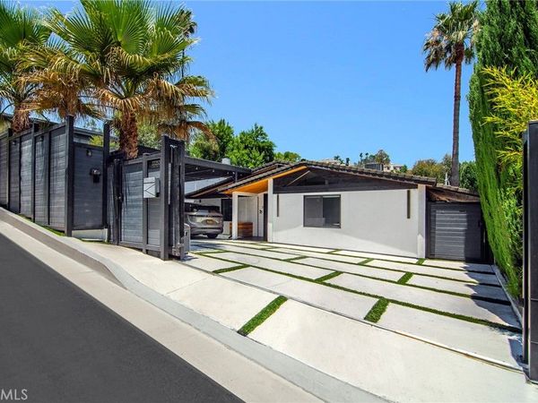 22253 Flanco Road , Woodland Hills, CA 91364