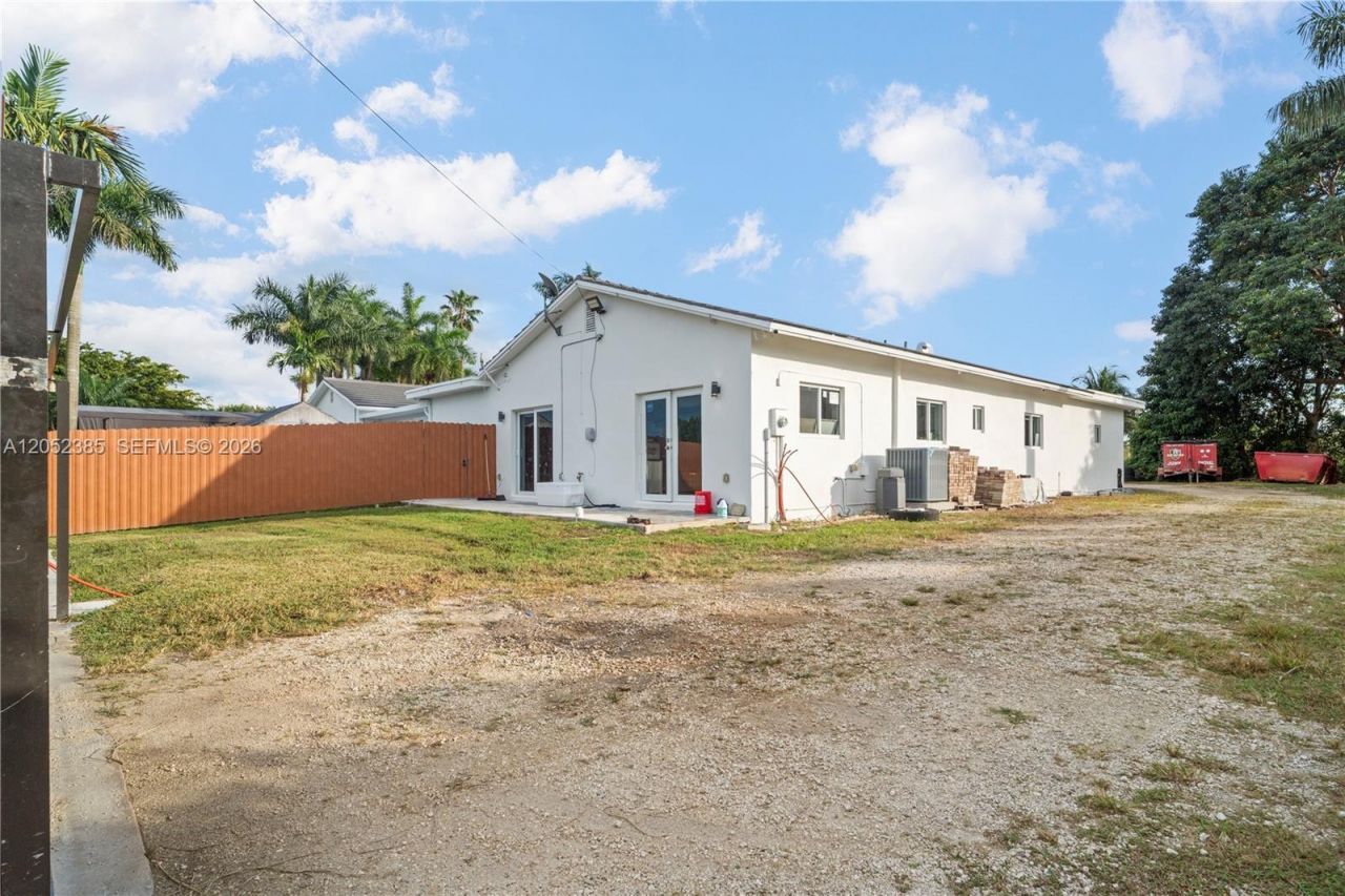 35220 SW 213th Ave , Homestead, FL 33034 Photo