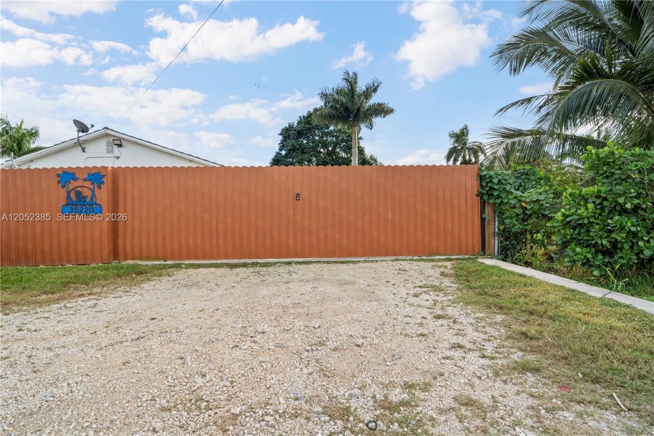 35220 SW 213th Ave , Homestead, FL 33034 Photo