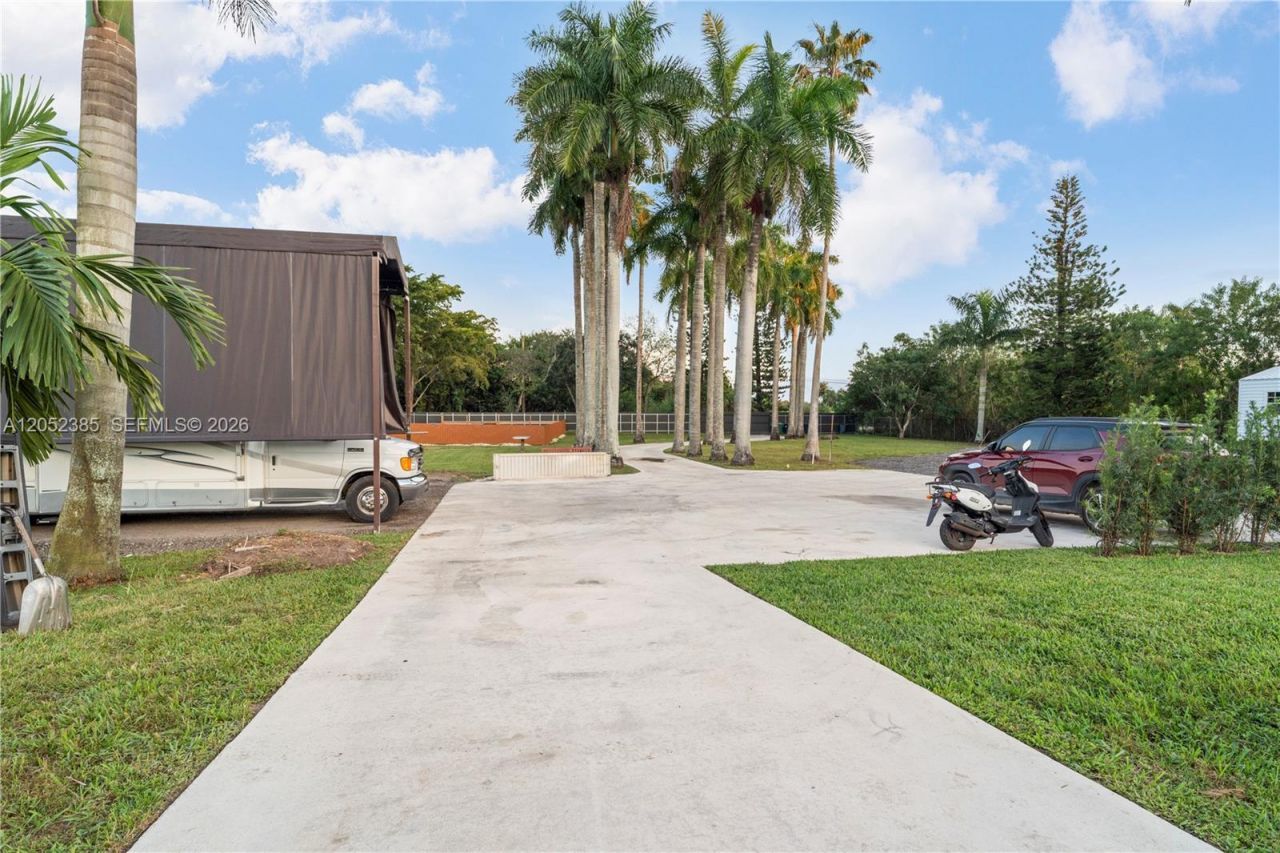 35220 SW 213th Ave , Homestead, FL 33034 Photo