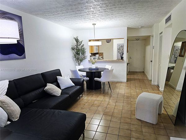 6070 W 18th Ave, Unit 306, Hialeah, FL 33012