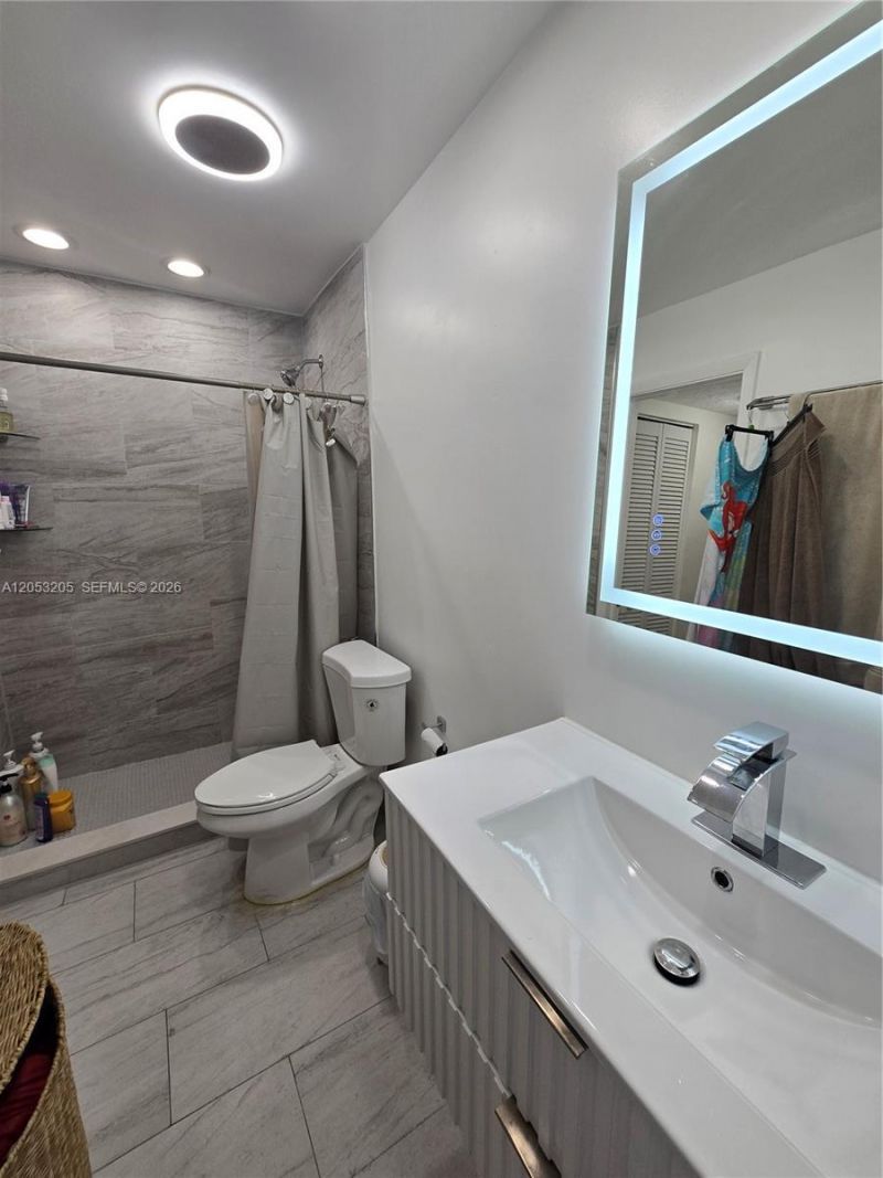 6070 W 18th Ave, Unit 306, Hialeah, FL 33012 Photo