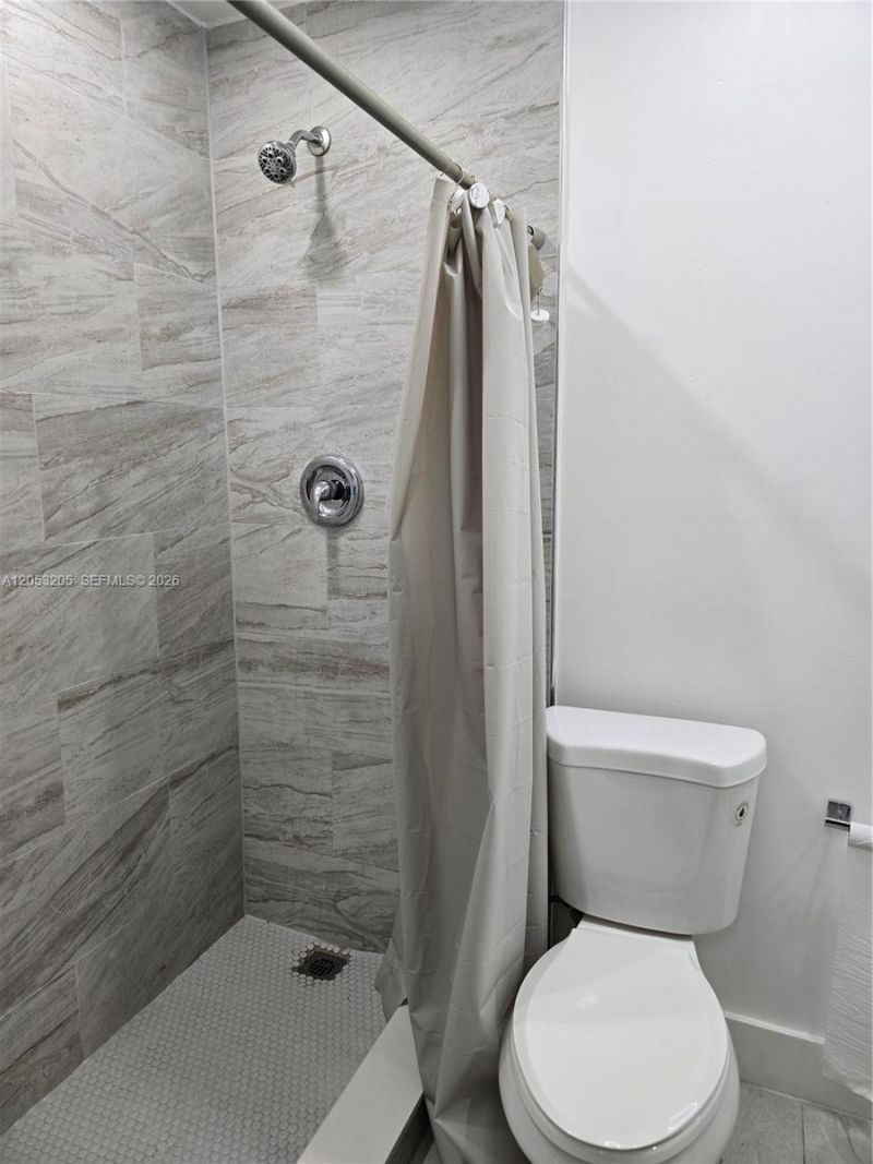 6070 W 18th Ave, Unit 306, Hialeah, FL 33012 Photo