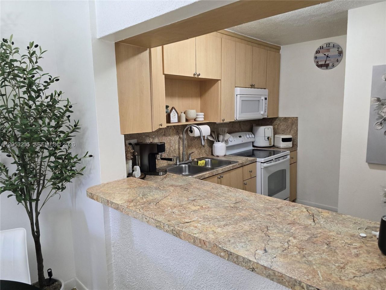 6070 W 18th Ave, Unit 306, Hialeah, FL 33012 Photo