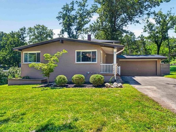 6 The Knolls Lane, Creve Coeur, MO 63141