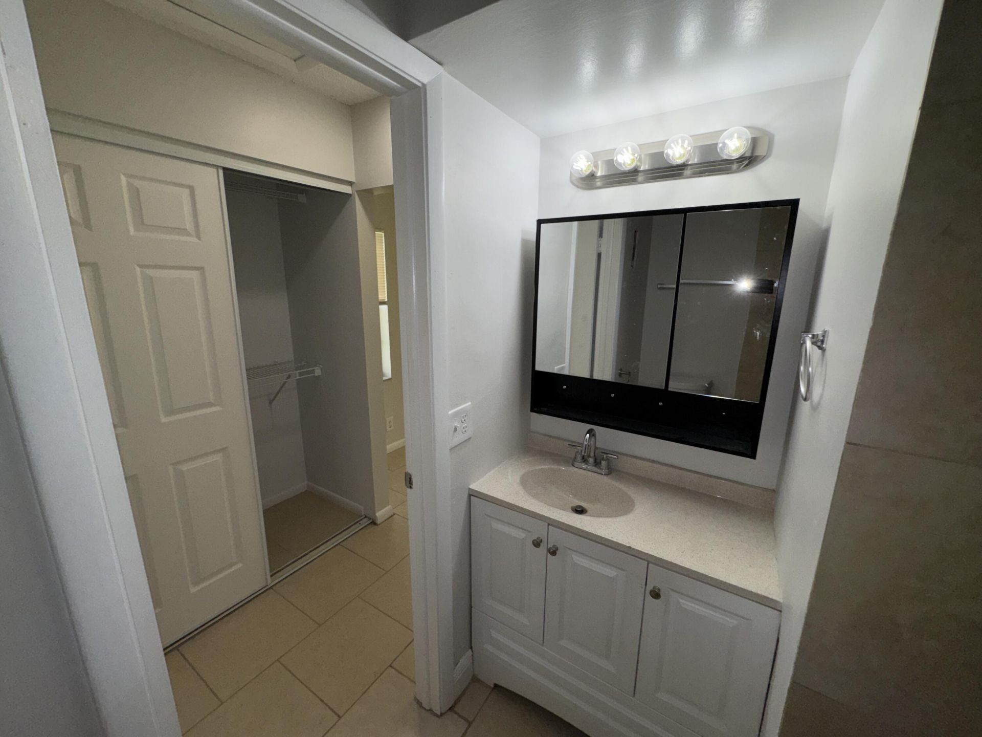 1790 Abbey Road, Unit 202, West Palm Beach, FL 33415 Photo