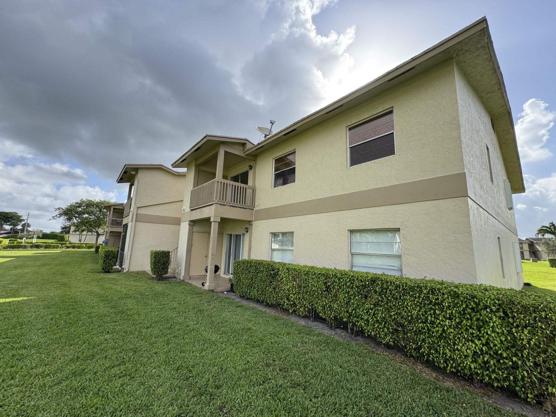 1790 Abbey Road, Unit 202, West Palm Beach, FL 33415 Photo