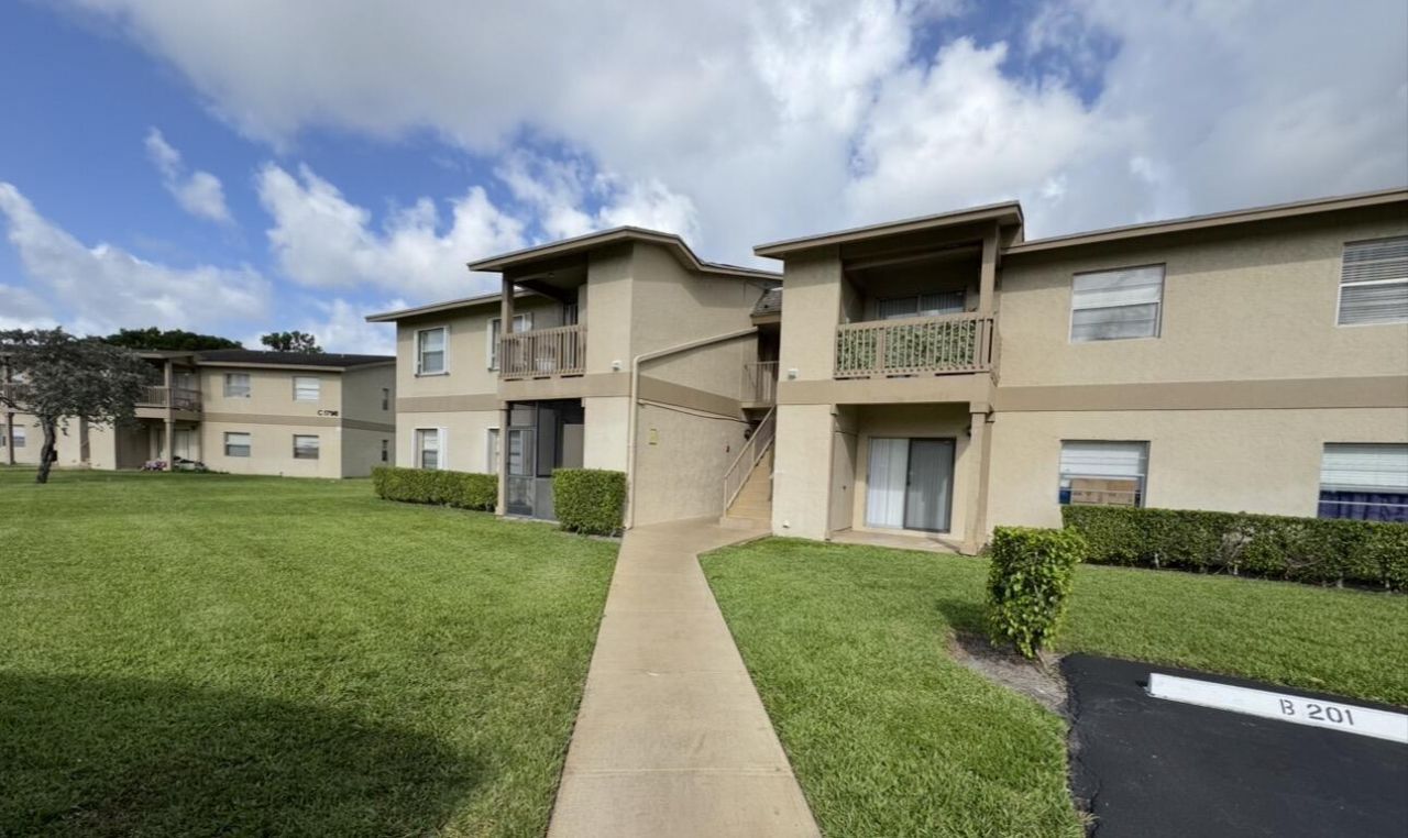 1790 Abbey Road, Unit 202, West Palm Beach, FL 33415 Photo