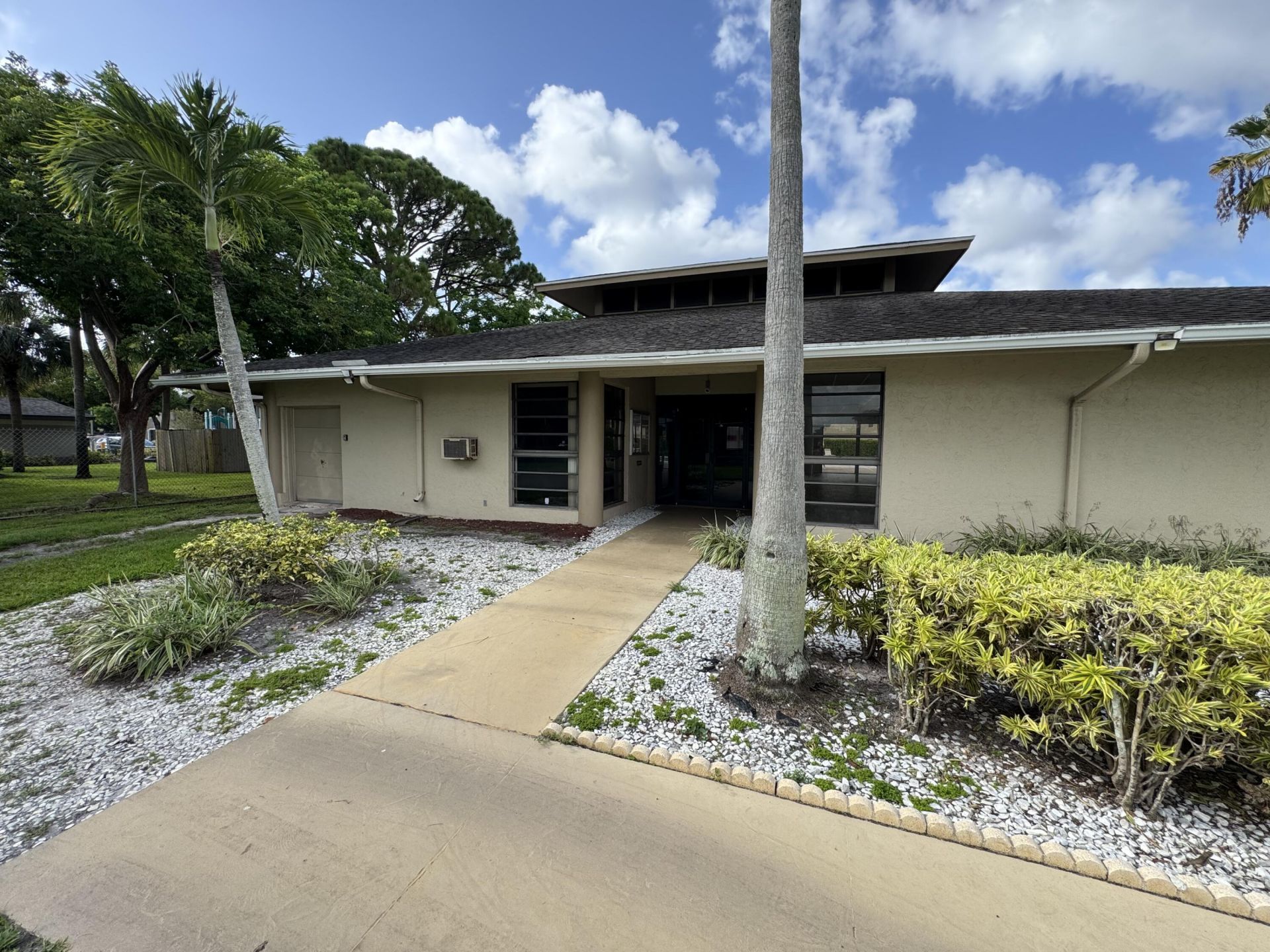1790 Abbey Road, Unit 202, West Palm Beach, FL 33415 Photo