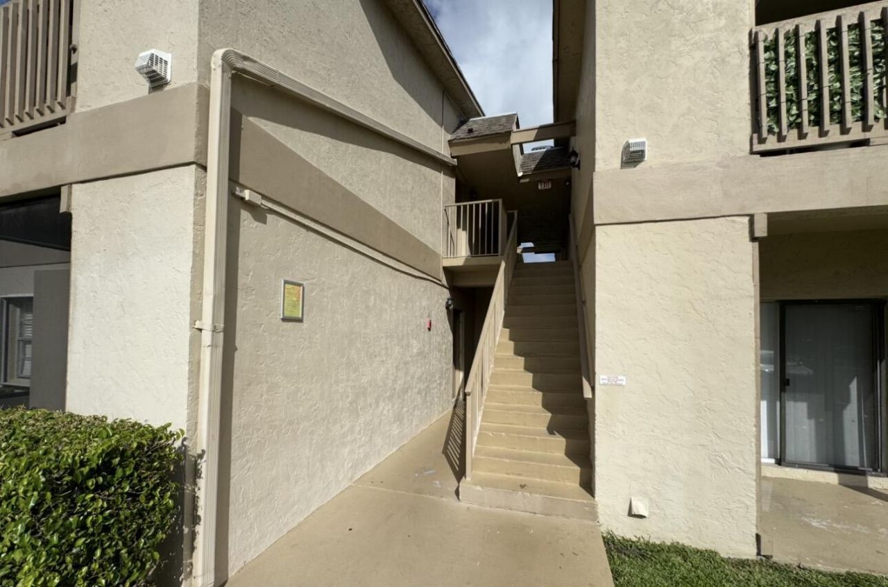 1790 Abbey Road, Unit 202, West Palm Beach, FL 33415 Photo