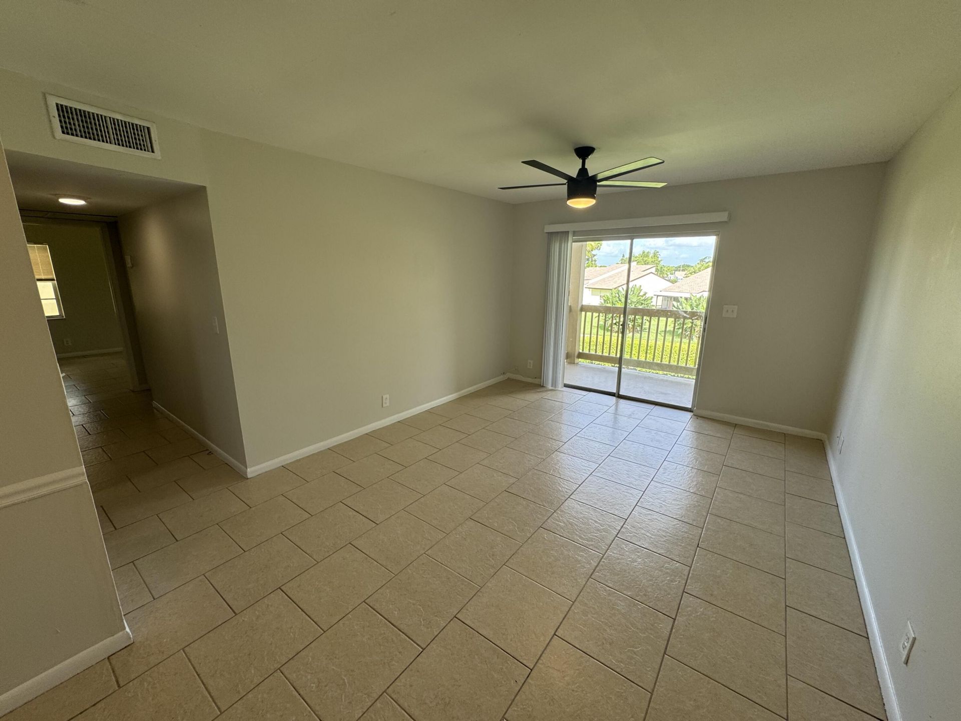 1790 Abbey Road, Unit 202, West Palm Beach, FL 33415 Photo