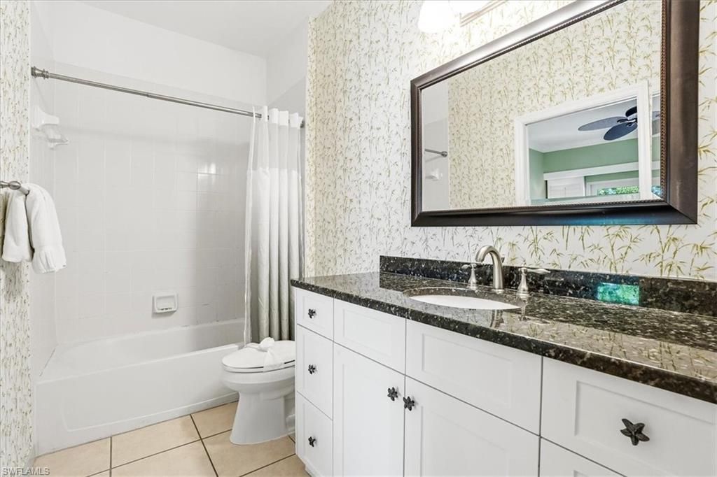140 Palm St, Unit 207, Marco Island, FL 34145 Photo