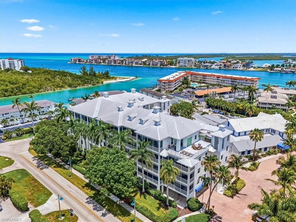 140 Palm St, Unit 207, Marco Island, FL 34145 Photo