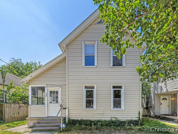 927 Davis Avenue NW, Grand Rapids, MI 49504