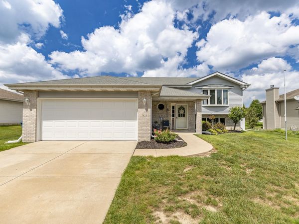 7420 W 92nd Avenue, Crown Point, IN 46307