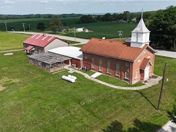 100 S Lynn Street, Dover, MO 64022