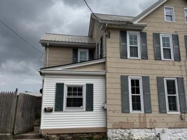 102 E PARK STREET , ELIZABETHTOWN, PA 17022