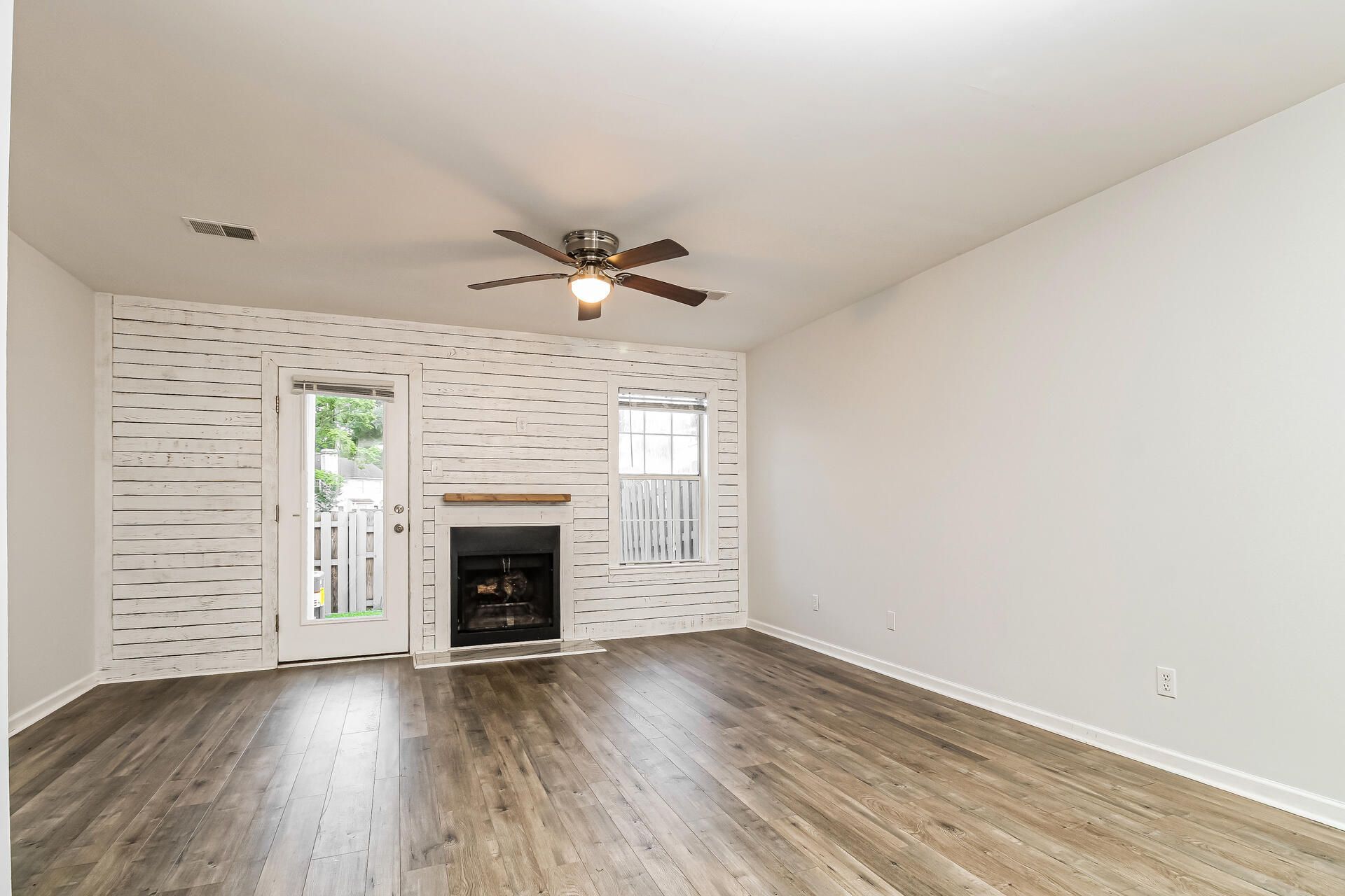 903 Reserve Way Photo 12