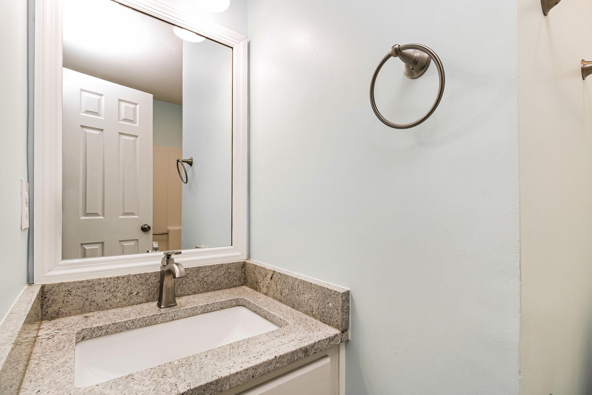 903 Reserve Way Photo 14